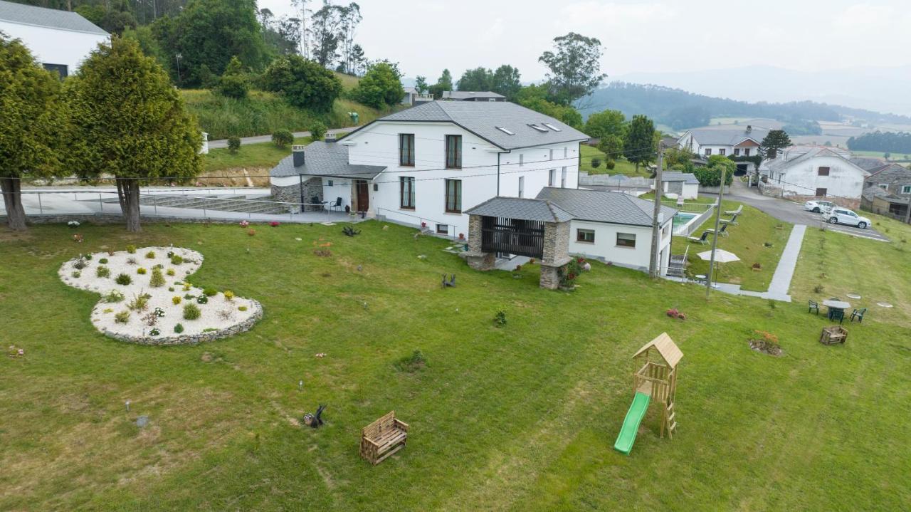 Apartamentos Casona Del Campo Навия Экстерьер фото